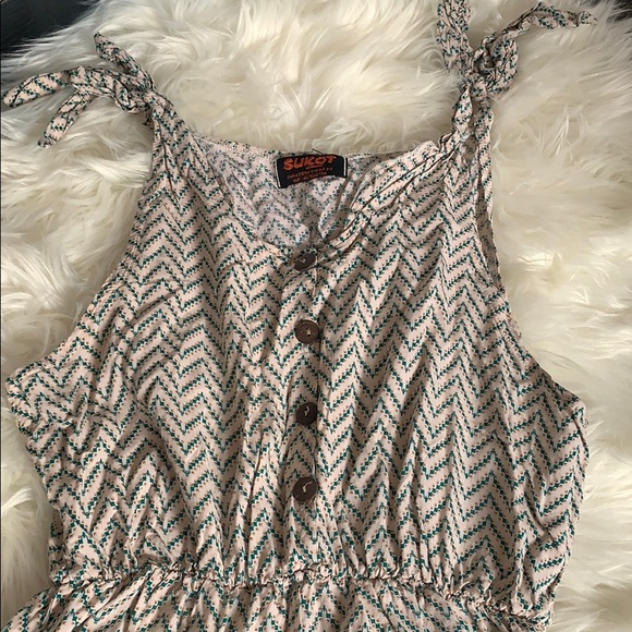 ✨Summer dress with adjustable tie straps!✨ - Picture 2 of 4